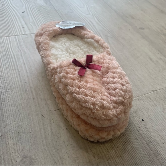 FREE when bundled Blush pink slipper sock with maroon bow NWT - Picture 5 of 8